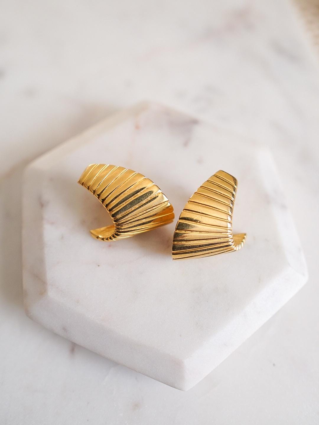 Vintage 80s NAPIER Gold Modernist Clip Earrings, Vintage Gold Clip-On Statement Earrings, Vintage Costume Jewelry for Women
