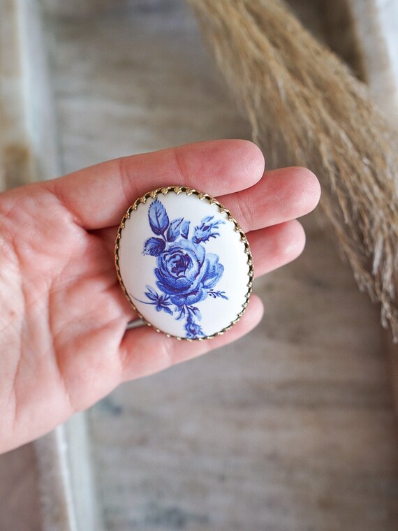 Vintage Blue & White Porcelain Floral Brooch, Vin… - image 2