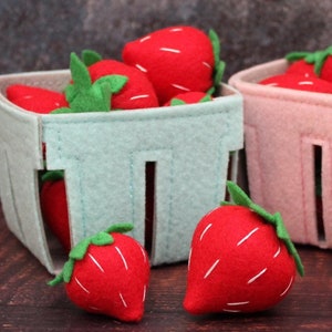 Felt Strawberries with Basket, 10 Piece Set