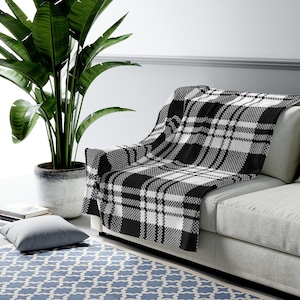 Black/White Plaid Plush Blanket