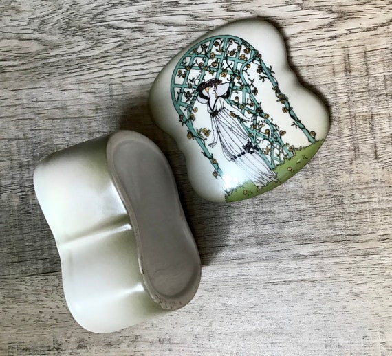 Ceramic Porcelain Trinket Box Edwardian Woman Ima… - image 4