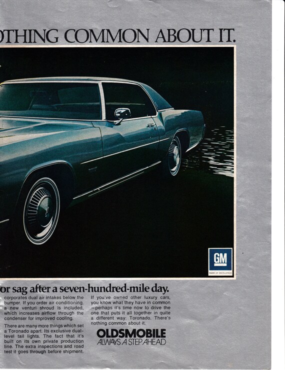 1972 Oldsmobile Toronado Original 2 Page Magazine Ad-455 Cu