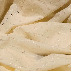 Cream Broderie Anglaise Fabric 45&#39;&#39; PRICE PER METER