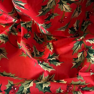 Red Multicoloured Mistletoe 100% Cotton Fabric 45&#39;&#39; PRICE PER METER