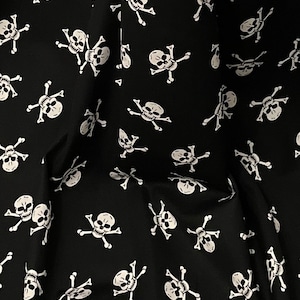 Black White Pirate Skulls 100% Cotton Fabric 45&#39;&#39; PRICE PER METER