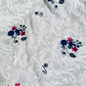 White Blue Red Paisley Floral Broderie Anglaise Fabric 58&#39;&#39; PRICE PER METER