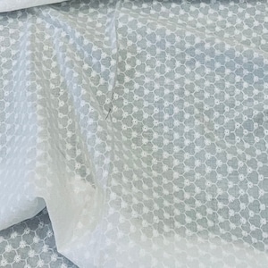 White Ditsy Floral Broderie Anglaise Fabric 45&#39;&#39; PRICE PER METER