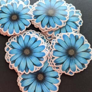 Blue Daisy Blumen Aufkleber. 5cmx5cm.