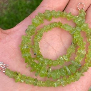 1 Strang Natürliche Grüne Peridot Rohe Perlen Natürliche Peridot Halskette Edelstein Perlen Für Halskette Größe 16 Zoll lang