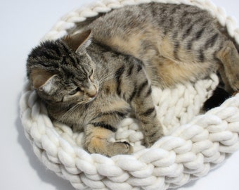 Design cat basket / cat bed made of sheep's wool mesh, high-quality felted design, 100% natural | robust, comfortable | Natural colors WOOL WHITE