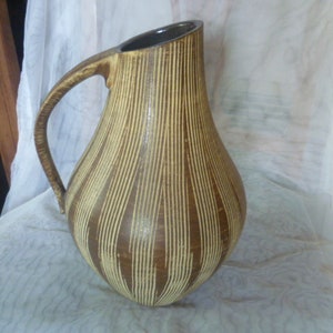 Art Deco Dümler & Breiden signed H incised comb-decorated ceramic vase Sgraffito 276-30Designs by Henry van de Velde, Peter Behrens and Karl Görig,