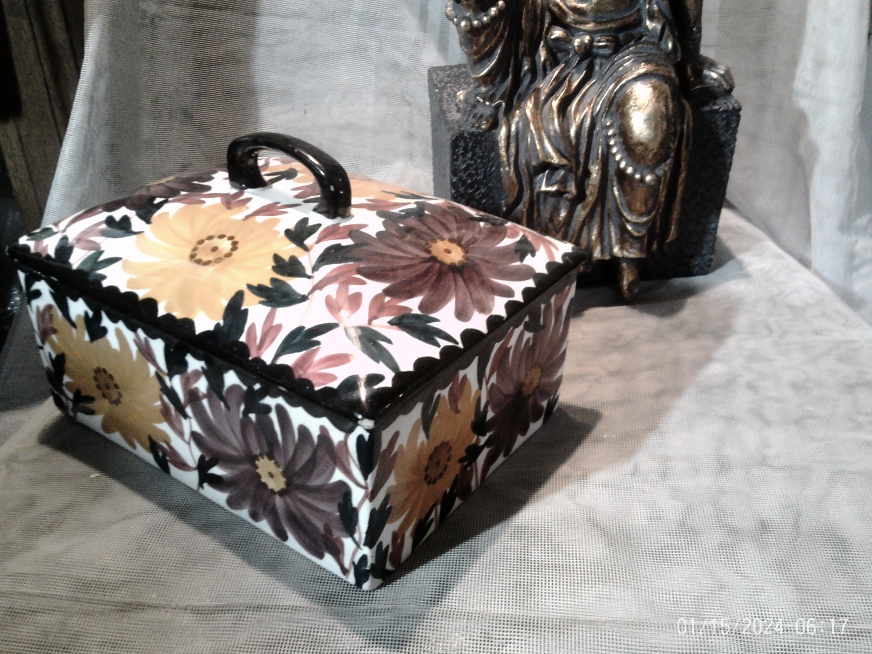 Eva Zeisel Schramberg Lid Biscuit Tin Daisy Decoration Around 1930