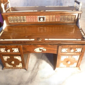 傑作はここにモデル家具1婦人秘書ノルトキールまたはフランス1860-75 E /角の絵画ライブラリで作られたギャラリーのトップ