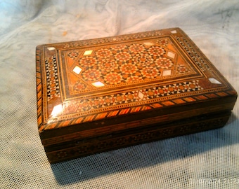 Jewelry box Syria around 1900 rich mosaic inlaid many precious woods, mother of pearl and horn