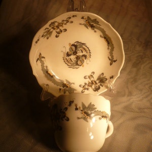 Meissen lidded box rich dragon black with fire flame 1st choice lidded box -/ jewelry box diameter 8 cm height: 5.5 cm 1st choice MINT CONDITION