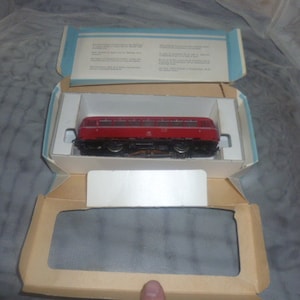 Märklin H0 No. 3016 Railbus red BR.795 299-7 DB VT95Railbus .Ork With pickup base, good shipping 5 euros! Condition: original packaging.