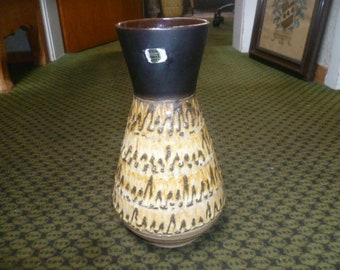 Carstens ceramic cone vase decor Ankara Fat Lava zigzag pattern in mocha tones form no.; 1118-25