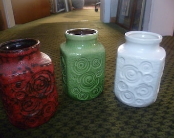 3 Set Knut Kneudgen Bodo Mans Ceramic Scheurich Vase Taupe -Jura Fossil Vase 282/16 light green red white Ceramic W Germany from display case H:16 cm