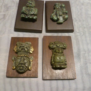 Mayan Aztec malachite chippings picture art deco 1930s 4 piece set as a bundle Dimensions each: 11.5 cm x 7.5 cm Shipping 5 euros!