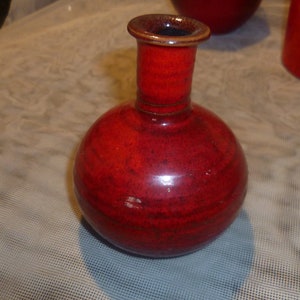 Hartwig Heyne Studio Ceramics Ferrari Red signed on stand HN / NH H: 10.5 cm
