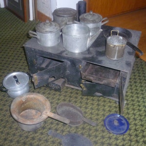 Märklin Bing large doll's stove around 1900 with plenty of accessories!
