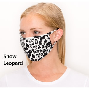 LEOPARDMÖNSTER Tvättbar ansiktsmask i stretchig bomull med foder, dubbelt lager och filterficka, bra passform, snabb leverans, presenterad på GQ.com Snow Leopard