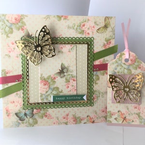 Carte de roses papillon d’anniversaire, jardin secret vert rose Jardin fantaisiste fait à la main 6 x 6 pouces avec étiquette cadeau assortie