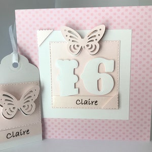 Carte personnalisée faite à la main avec papillon blanc rose du 16e anniversaire, 6 x 6 pouces, étiquette cadeau assortie