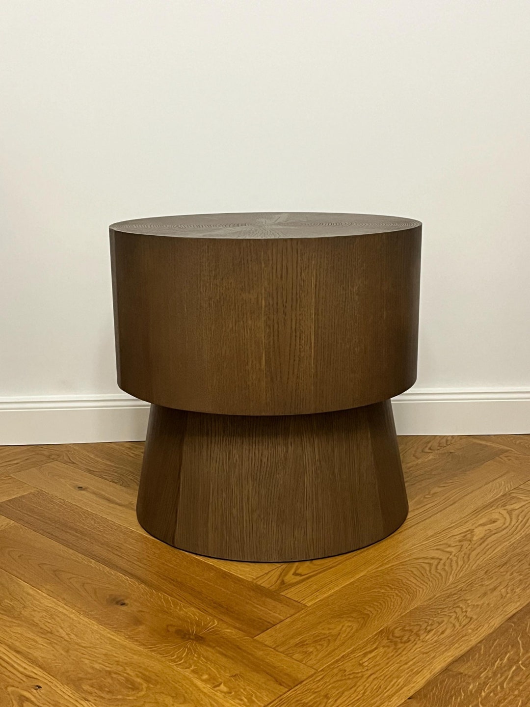 Minimalist Round Oak Coffee Table: Modern Living Room Centerpiece for ...