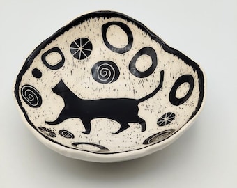 Black Cat Decorative Bowl, Hand Carved Ceramic Bowl, Sgraffito Carved Pottery, Black and White Bowl, Trinket Dish, Ring Dish, Ready to Ship