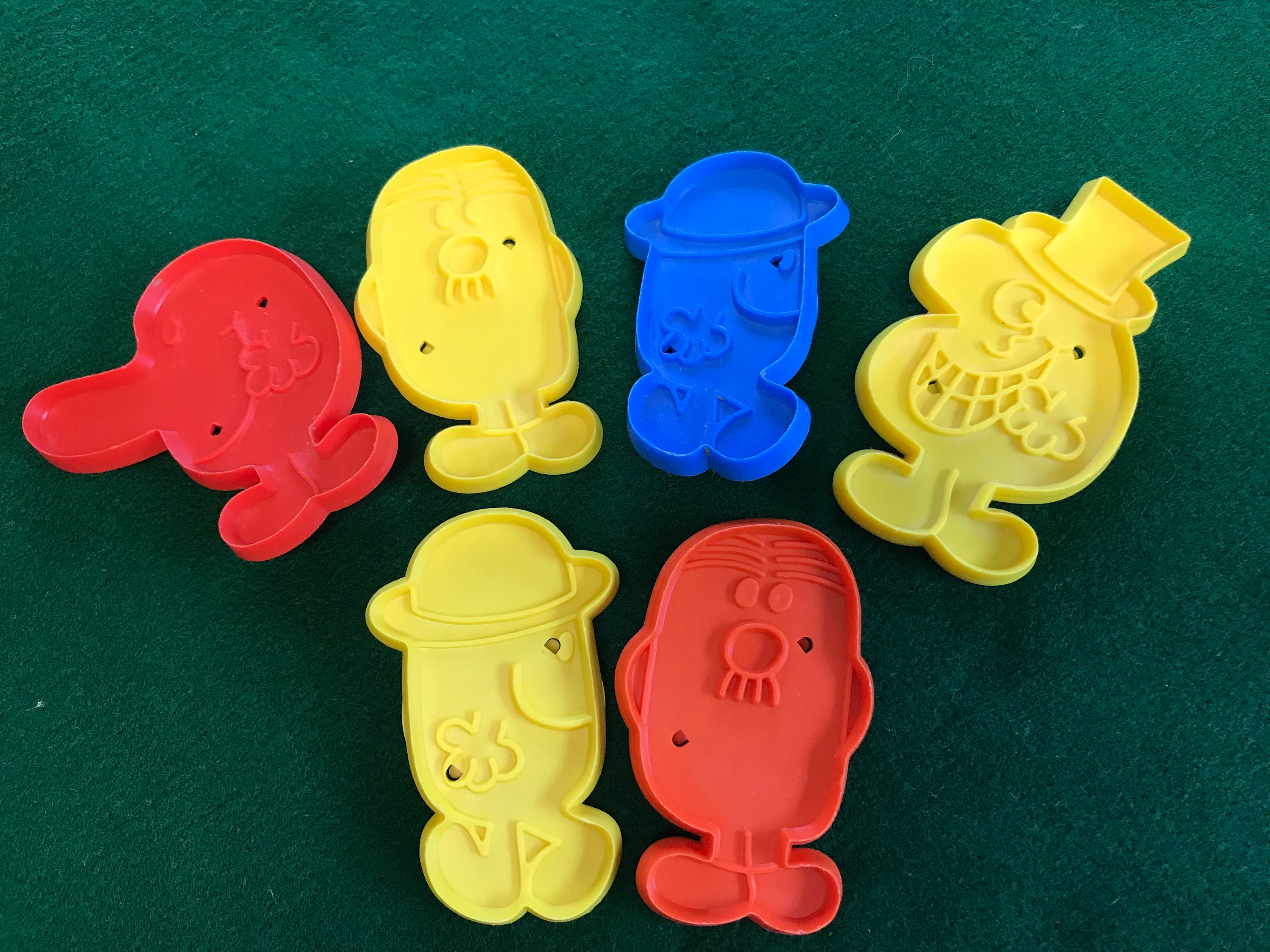 Vintage 1999 Pack of 4 Hasbro Play-doh Classic Colors School Bud Yellow  Snowman White Fire Engine Red True Blue New in Pack 