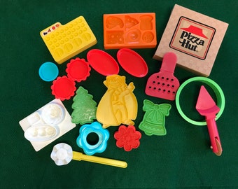 IB—Vintage Pizza Hut Play Doh group plus