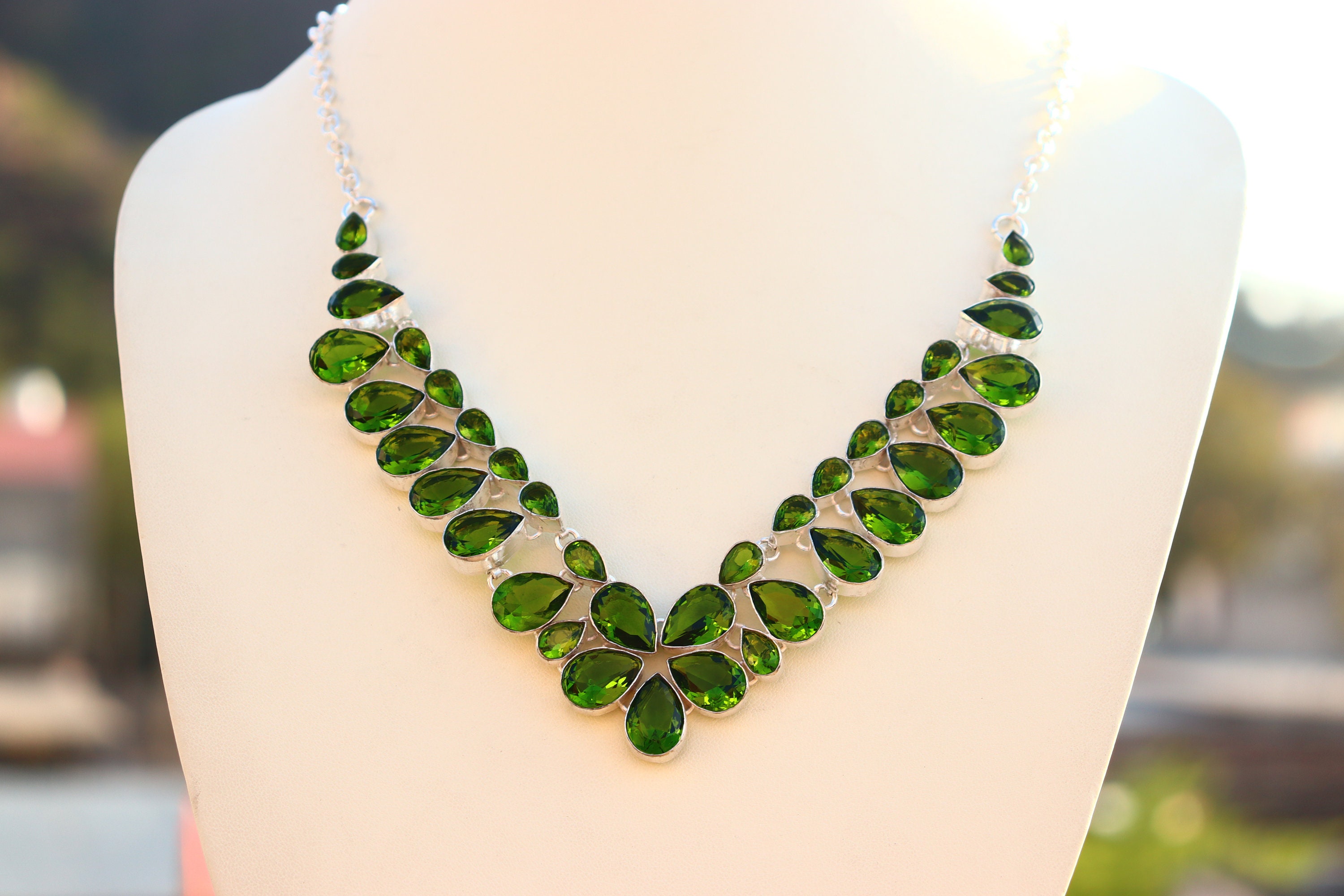 ヴィンテージ ペリドット フラワー ネックレス | アメジスト