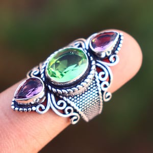Handgemachter Peridot Amethyst Ring: oxidiertes versilbertes Messing