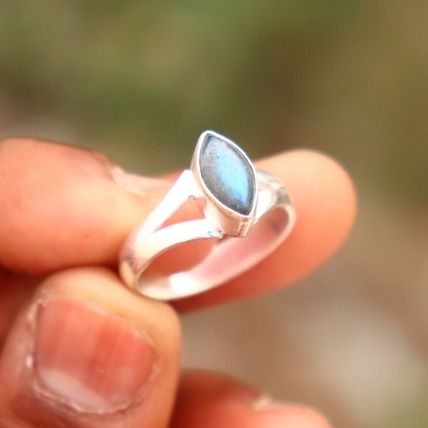 Handgjord ring med naturlig labradoritsten | Markisformad naturlig ädelstensring | Silverpolerad ring | Present till henne | Alla ädelstenar finns tillgängliga