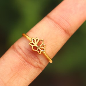 Pierścionek Lotus | Elegancki pierścionek odlewany | Delikatny pierścionek | Minimalistyczny pierścionek | Srebrny pierścionek | Pozłacany pierścionek.