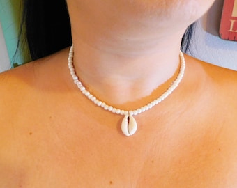 Kauri Muschel Choker, Kauri Muschel Halskette, weißer Halsreif, Muschel Choker, weiße Muschel Halskette