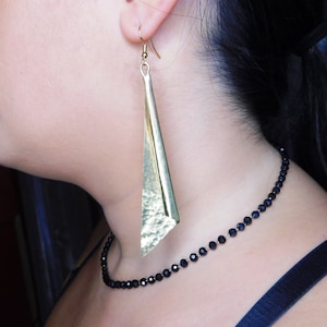 Drop earrings, brass earrings, dangle earrings, hammered earrings, geometric earrings.