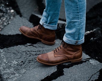 Botas de hombre 100% de cuero hechas a mano Botas y zapatos casuales elegantes hombres Marrón Vintage alta calidad Motocicleta