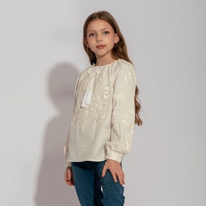 Girl peasant vyshyvanka blouse, Ukrainian linen shirt for kids, Embroidered blouse for girls, Festive top with long sleeves, Birthday gift zdjęcie 1