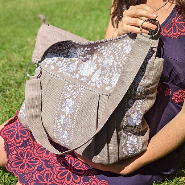 Large linen shoulder bag with zipper, Floral embroidered shoulder bag for women, Wildflower handbag, Birthday gift for girlfriend, Totes