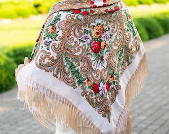 Beige vintage shawl, Women's wool shawl, Slavic wool shawl with fringe, Folk style scarf, Christmas gift for mother, Birthday gift for her