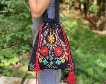 Colorful boho shoulder bag for women, Embroidered tote bag, Linen shoulder bag, Floral shoulder bag, Embroidery drawstring shoulder bag