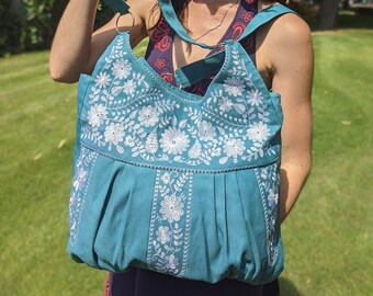 Natural fiber bag, Floral tote bag with zipper, Embroidered bag, Hobo bag, Linen shoulder bag, Wild flower Canvas tote bag, Botanical purse