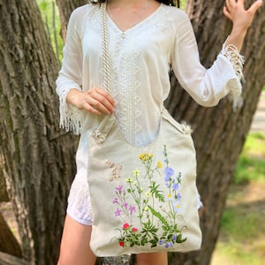 Botanical cross body boho bags for women, Women's Crossbody Bags, Cross body purse,Wildflower embroidery shoulder bag with zipper,Linen gift