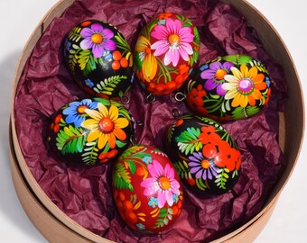 Set 6 hanging wooden Easter eggs with floral folk art design, Ukrainian pysanka, Hanging spring tree ornaments, Traditional Easter decor
