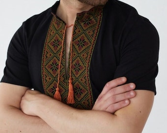 Men's embroidered t-shirt