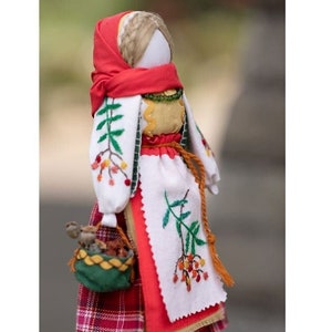 Traditional ukrainian motanka doll carrying a basked with dried berries, Ukrainian doll, Folklore dolls, Slavic doll, Handmade rag dolls