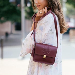 Genuine leather crossbody bag for women, Burgundy bag, Leather purse crossbody for women, Everyday leather shoulder bag, Girl crossbody bag