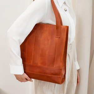 Light brown leather shoulder bag, Leather handbag for women, Everyday leather purse, Minimalist leather bag, Gift for her, Gift for wife image 1